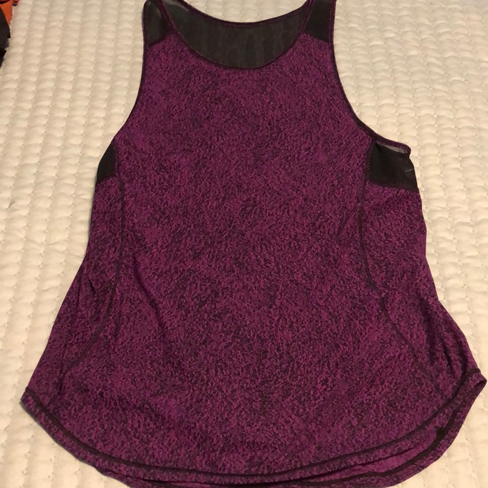 Lululemon tennis top.